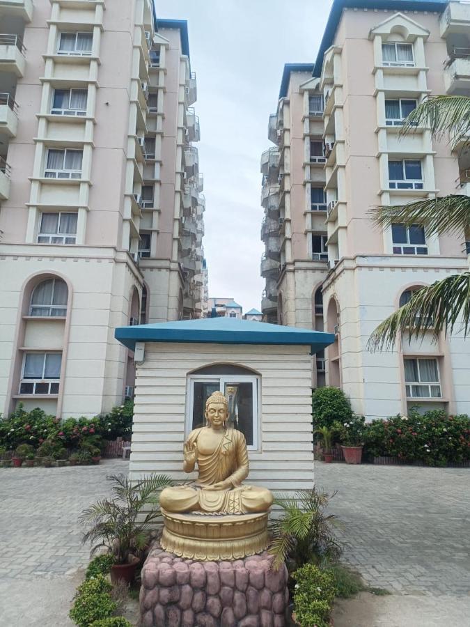 Green Heaven Shree Hotel Puri Buitenkant foto