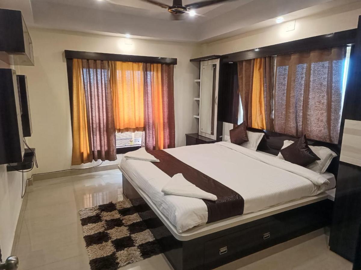 Green Heaven Shree Hotel Puri Buitenkant foto