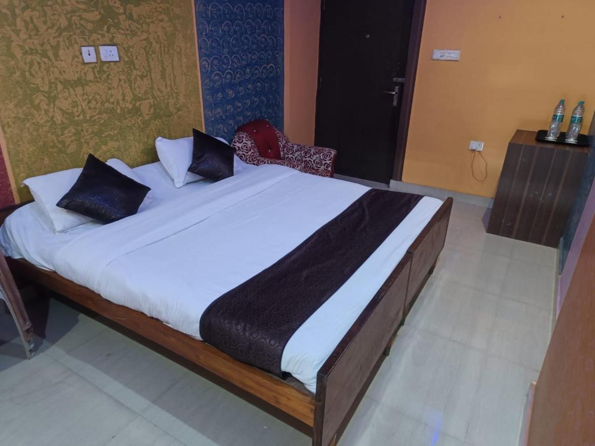 Green Heaven Shree Hotel Puri Buitenkant foto