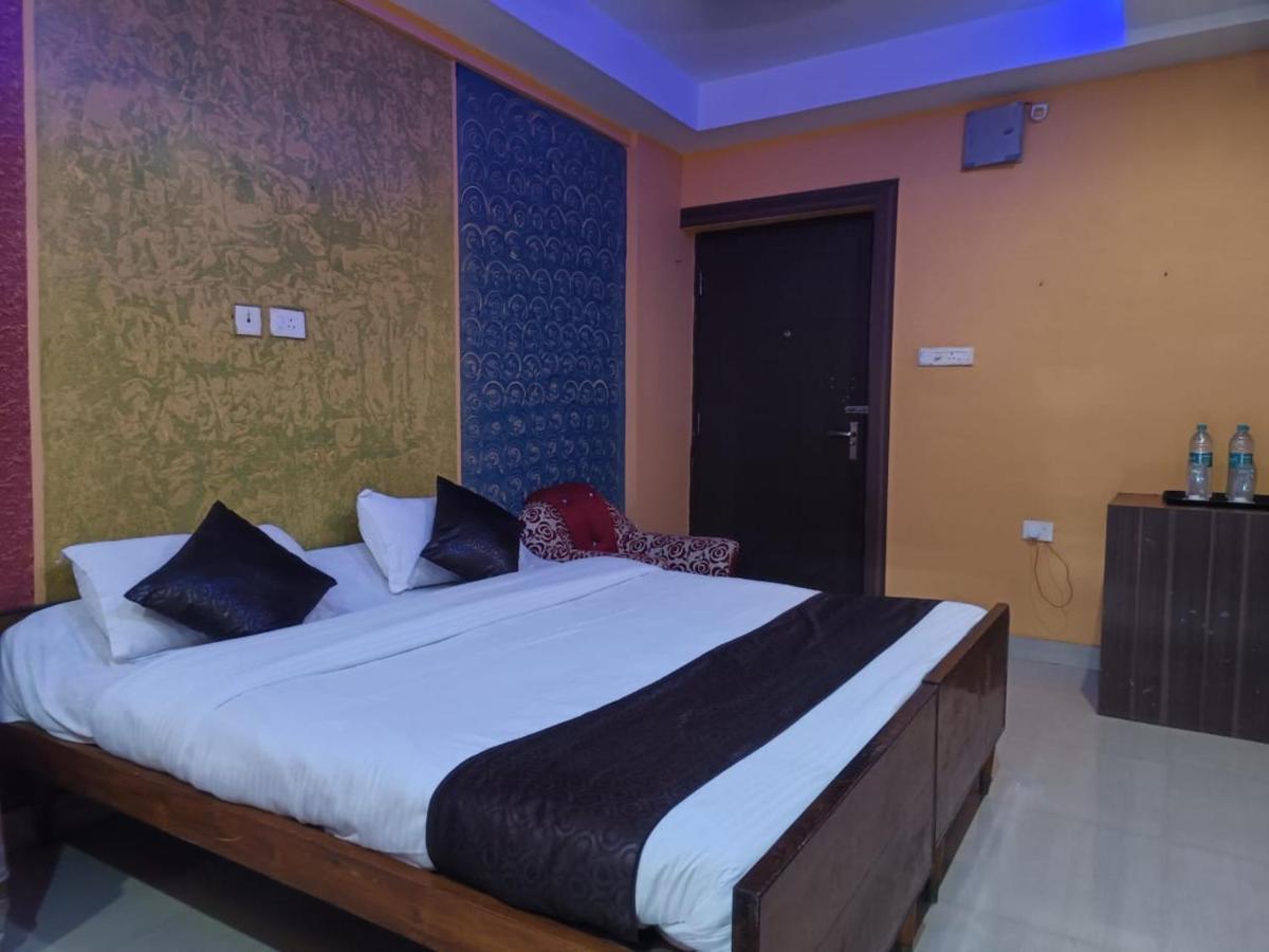 Green Heaven Shree Hotel Puri Buitenkant foto